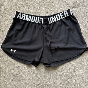Under Armour Women’s 3” Play Up Shorts - Size M